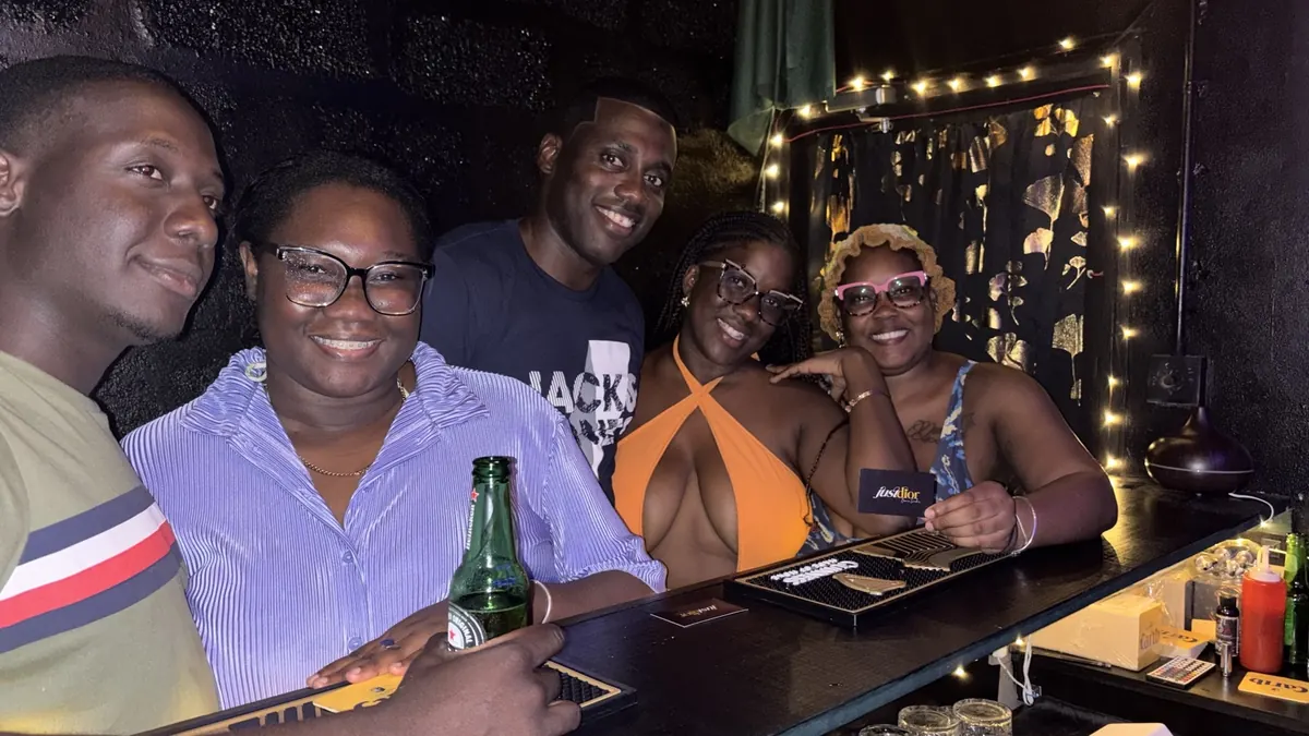 Friends together at JustDior